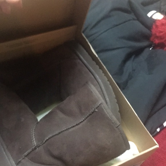 Uggs CHOCOLATE! - Picture 2 of 4